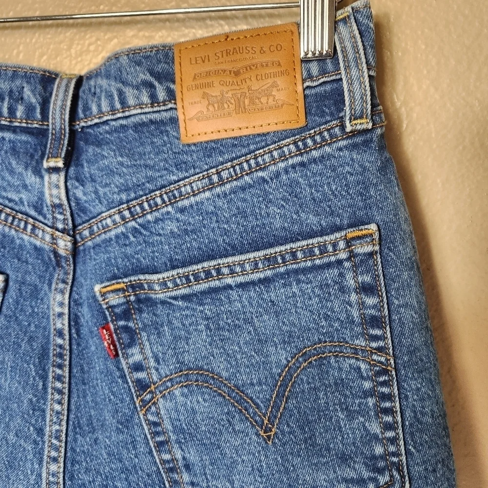 Levis Premium Womens |28| Ribcage Button Fly Cut-Off Shorts